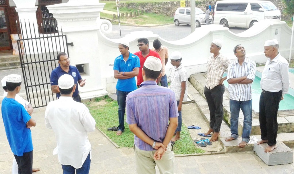 Br.Asiff practicals session at Meeran Mosque, Galle Fort